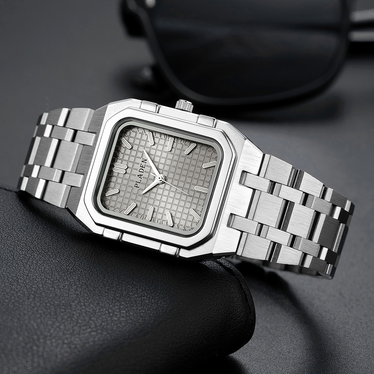 แบรนด์หรู Blue Dial Man คุณภาพ - Luxury Watch Maker บทวิจารณ์และราคา