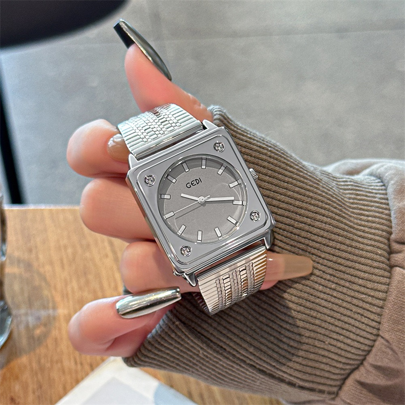 นาฬิกาข้อมือควอตซ์สำหรับผู้หญิ - Luxury Watch Gift For Her บทวิจารณ์และราคา